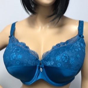 New condition Curvycouture Bra S 40DDD